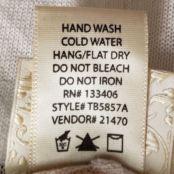 Daytrip Long Lace Sleeves Graphic Tshirt Womens - Picture 5 of 6